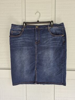 Ava & Viv 22W  Dark Blue Denim Pencil Skirt with Contrast Stitching 5 Pockets